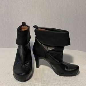 Hispanitas, high heel, black leather booties.